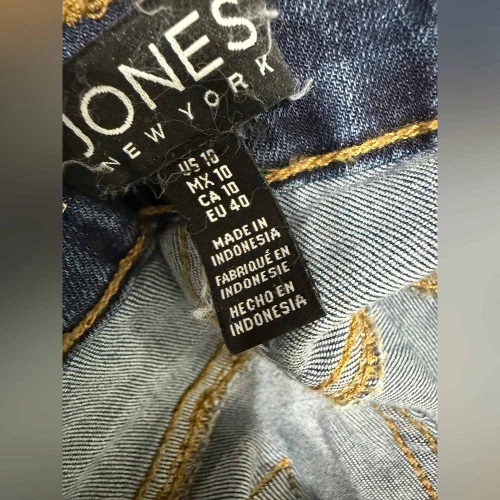 Jones New York Tori Seamless Capri Distressed Denim Blue Jeans Size‎ US 10 NEW - Picture 5 of 9